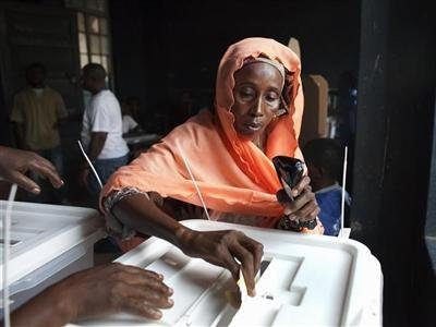 Χωρίς επεισόδια η διεξαγωγή εκλογών στη Σιέρα Λεόνε Χωρίς επεισόδια η διεξαγωγή εκλογών στη Σιέρα Λεόνε